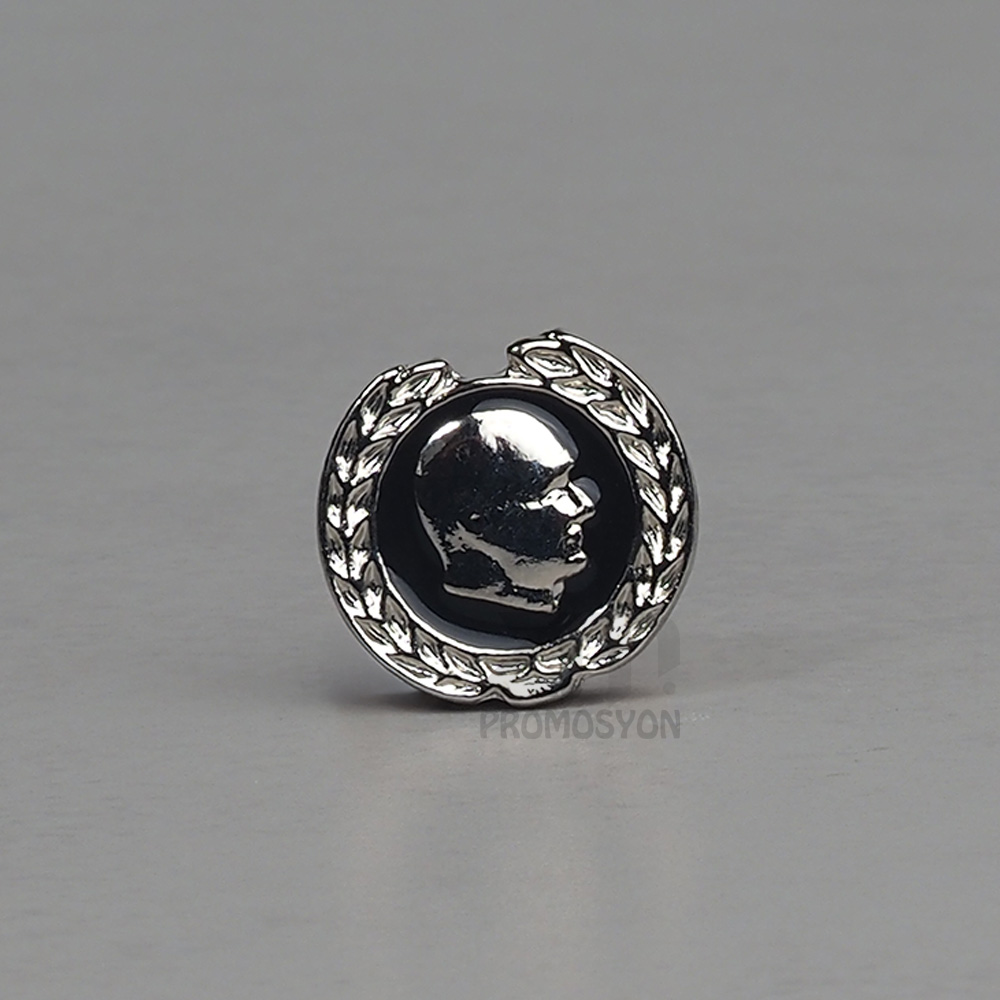 Atatürk ve Bayrak Rozet 18